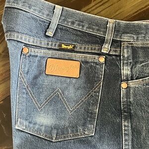 Wrangler Men's Classic Indigo Straight Jeans